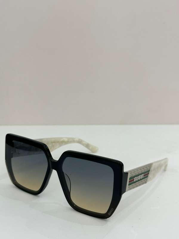 Picture of Gucci Sunglasses _SKUfw54107111fw
